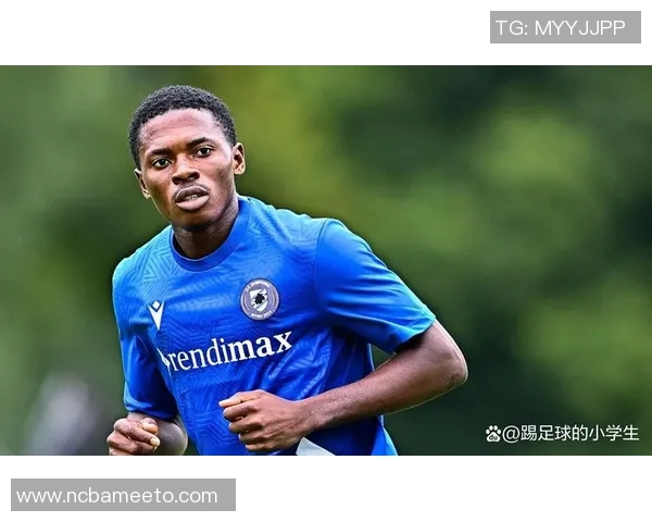 小眼足球明星名单及其精彩瞬间照片展示与分析